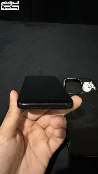 ايفون 16 برو ماكس اسود تيتانيوم ( 256 GB / 90%) iPhone 16 Pro max Black Titanium (256GB / 90%) 3