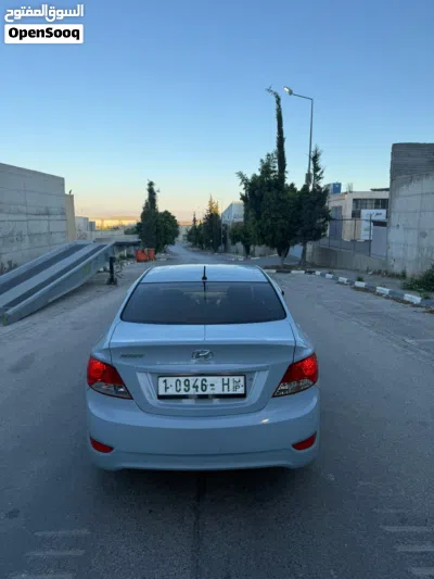 Hyundai Accent Standard 4