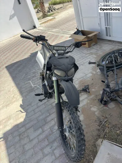 Selling both kugoo wish 01 and dirt bike 200 cc both have little problems can sell separately 4