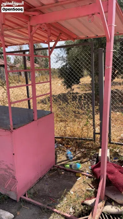 بوث للبيع بسعر حرق 4