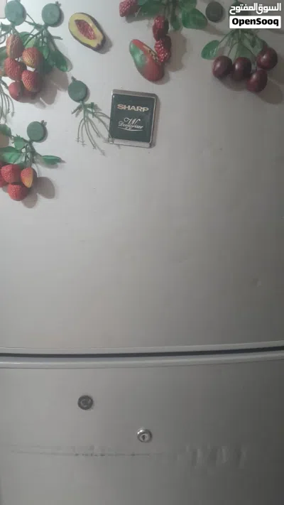 ثلاجه نوع شارب حجم وسط لون سيلفر بحاله ممتازه للبيع المستعجل 2