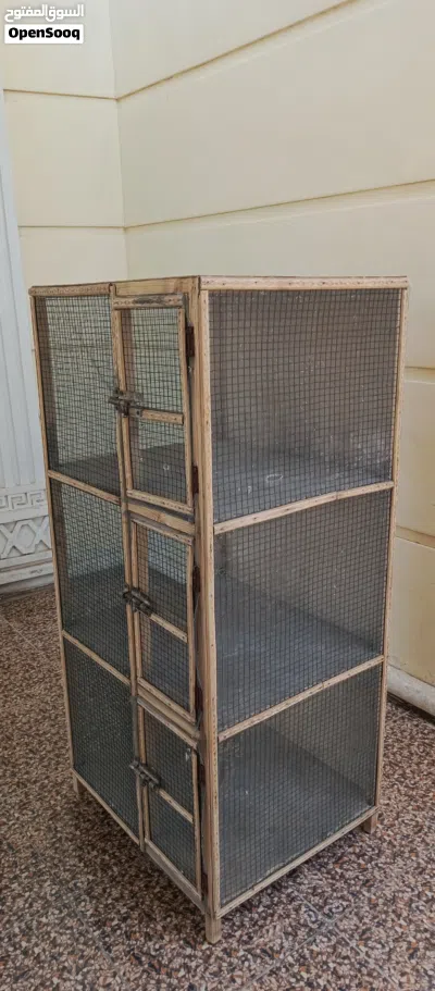 قفص خانات للبيع نضيف وحلو ومرتب وبي ديكورات السعر 50 وبي مجال ويه هديه عشوش حلات مال حمام مكاني البص 3