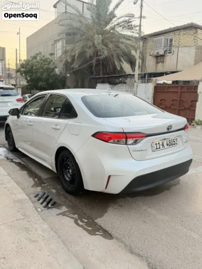 Toyota Corolla LE 2