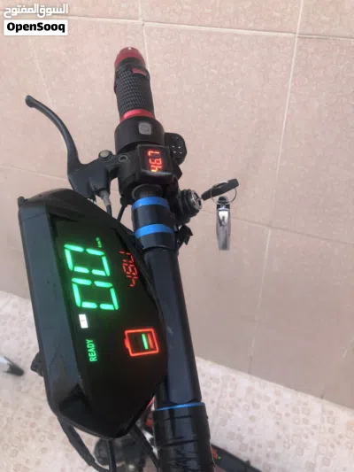 Scooter 400 AED 2