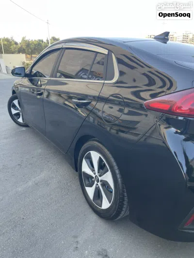 Hyundai Ioniq Standard 3