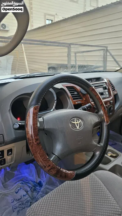 Toyota Fortuner SR5 4