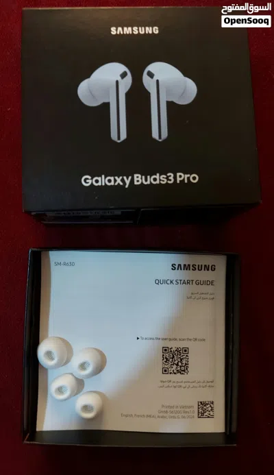 سماعة بلوتوث ( Samsung buds 3pro ) الاصلية الغنية عن التعريف توب نظافة مع الكرتونة مستعملة استعمال ب 3