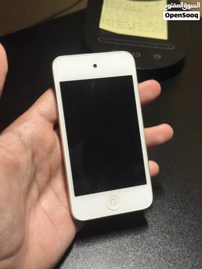 ipod touch 4 perfect comdition 2