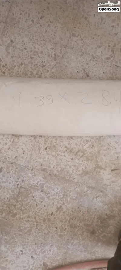 متوفر باركي مستعمل نطيف مقاسه 2.84 × 4.39 المكان طرابلس 2