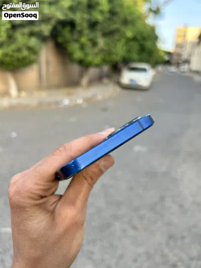 ايفون 12 عادي نظيف لون ازرق المميز 2