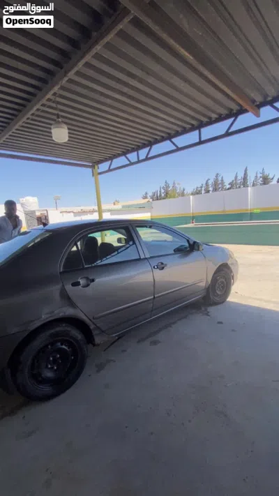 Toyota Corolla LE 2