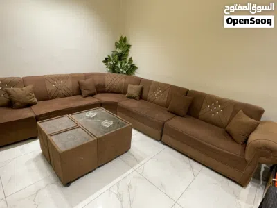 كنب 12 مقعد بحالة الوكاله للبيع بسعر مغري 3