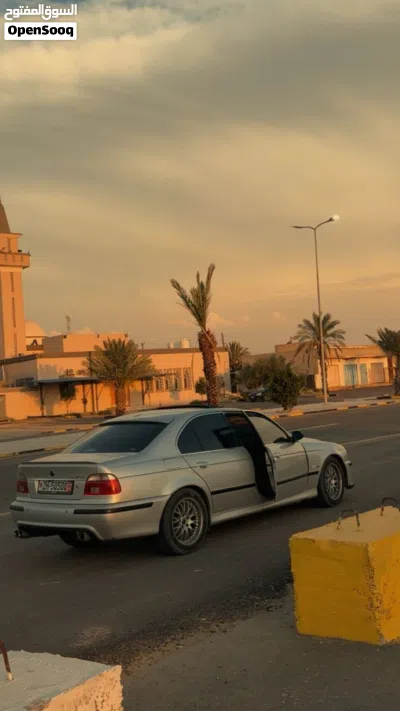 بي ام دبليو الفئة 5 525 2