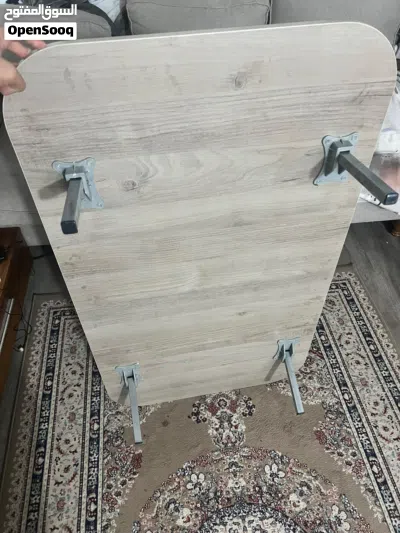رفين مع سبينسر وفلتر معلق و طاوله مع زينه ديكو 3