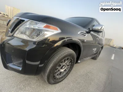 Nissan Armada Platinum 4
