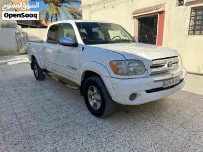 Toyota Tundra SR5 4