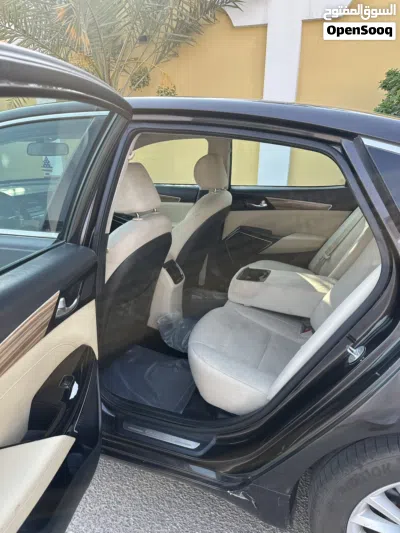 كيا كادينزا Standard 4