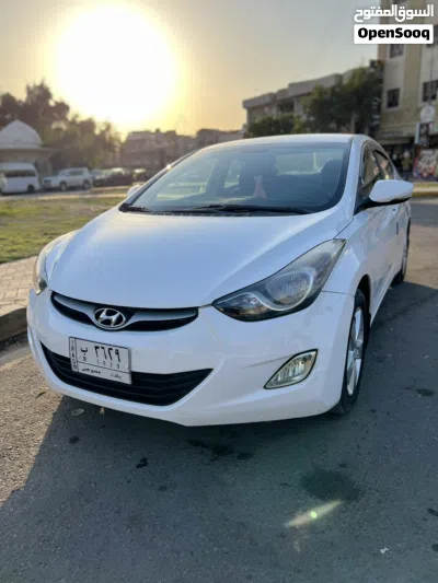 Hyundai Elantra Standard 2