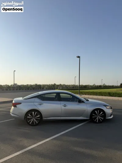 Nissan Altima SR 4