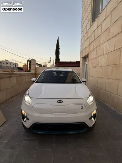 Kia Niro EX Touring 4