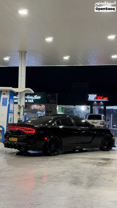 Dodge Charger SXT 4