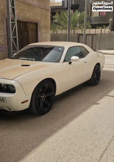Dodge Challenger SXT 3