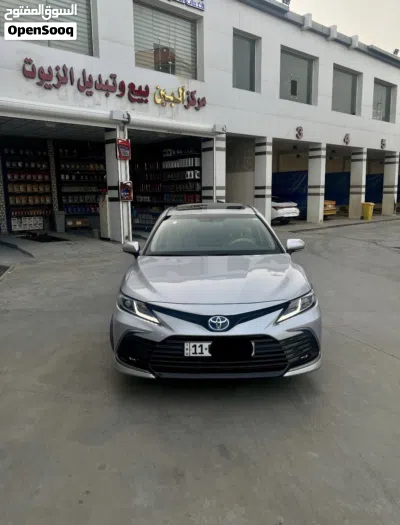 Toyota Camry GLE 4