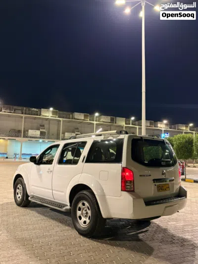Nissan Pathfinder SL 2