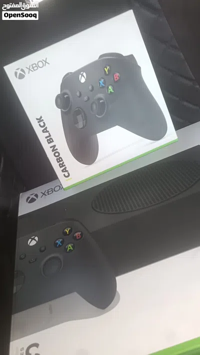 Xbox Series S 1TB أسود مع يدين تحكم - نظيف 2