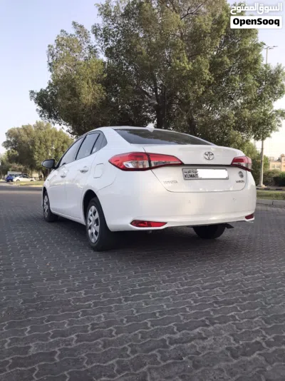 Toyota Yaris Y 2