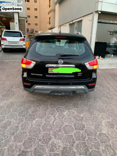 Nissan Pathfinder SV 2