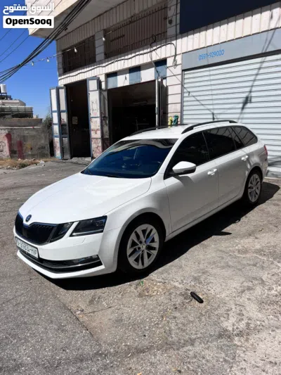 سكودا اوكتافيا Standard 2