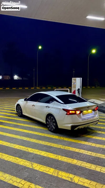 Nissan Altima SV 2