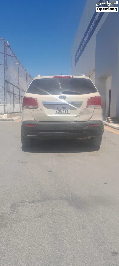 كيا سورينتو Standard 3