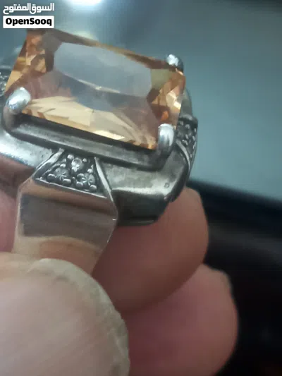 خاتم فضه متوج بحجر كريم جميل 2