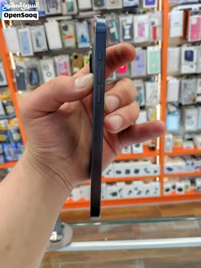 iPhone 15 pro max تخزين 256g لون ازرق بطارية 89% خالي من الخدوش بحالة الوكالة 3
