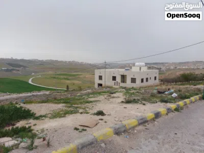 ارض في موقع مميز بالقرب من شارع جامعة مؤته 2