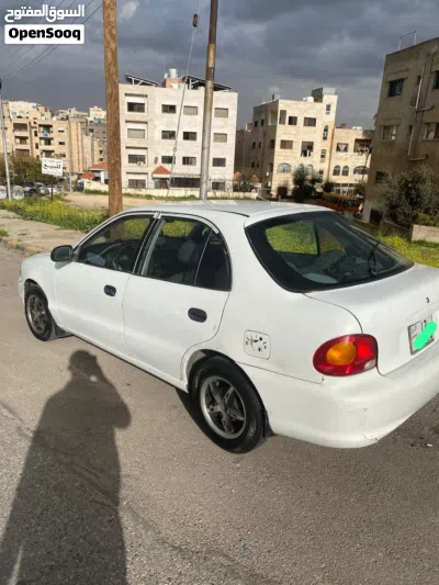 Hyundai Accent Standard 4