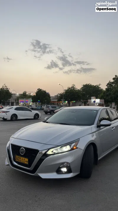 نيسان التيما SV 4
