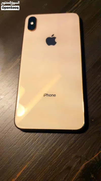 ايفون XSmax لون ذهبي 3