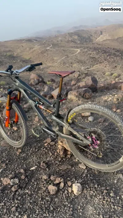 YT Capra full body carbon Medium size 27.5/ mullet enduro 3