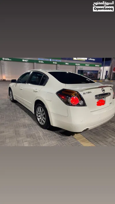 Nissan Altima S 4