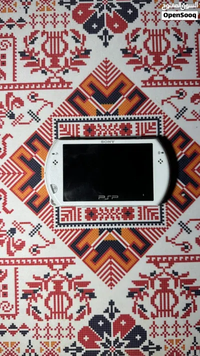 PSP go 14gb fully loaded with games 2