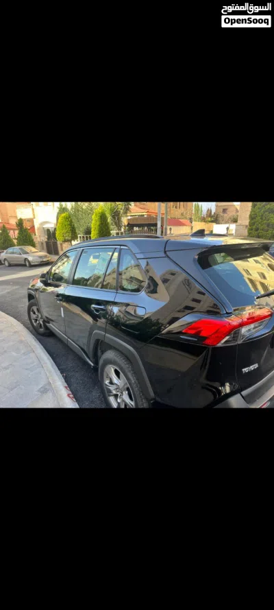Toyota RAV 4 XLE 3