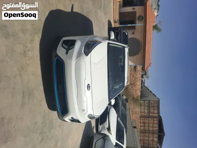 كيا نيرو EX Touring 2