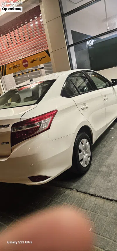 Toyota Yaris E 4
