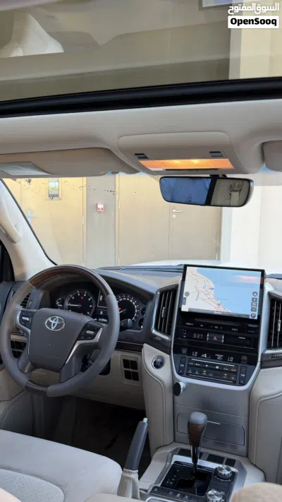 Toyota Land Cruiser VXR 2