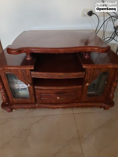 طاولة تلفاز 4