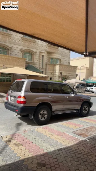 تويوتا لاند كروزر GX 3