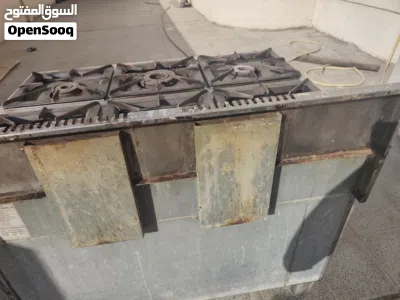 طباخ غاز ستة عيون ايطالي جيدة جدا وكل مستلزماته موجودة معه 2